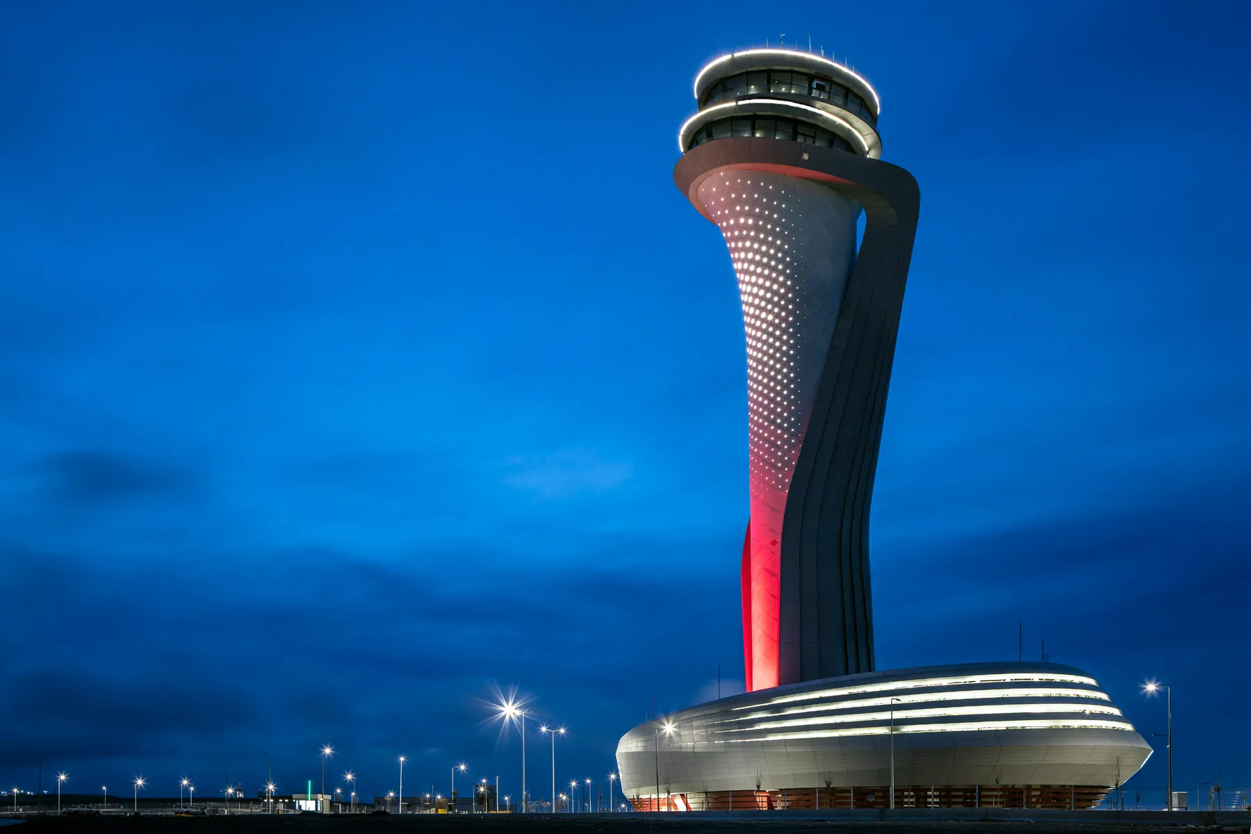 Istanbul Airport Shuttle Services: Transfers to City Hotspots